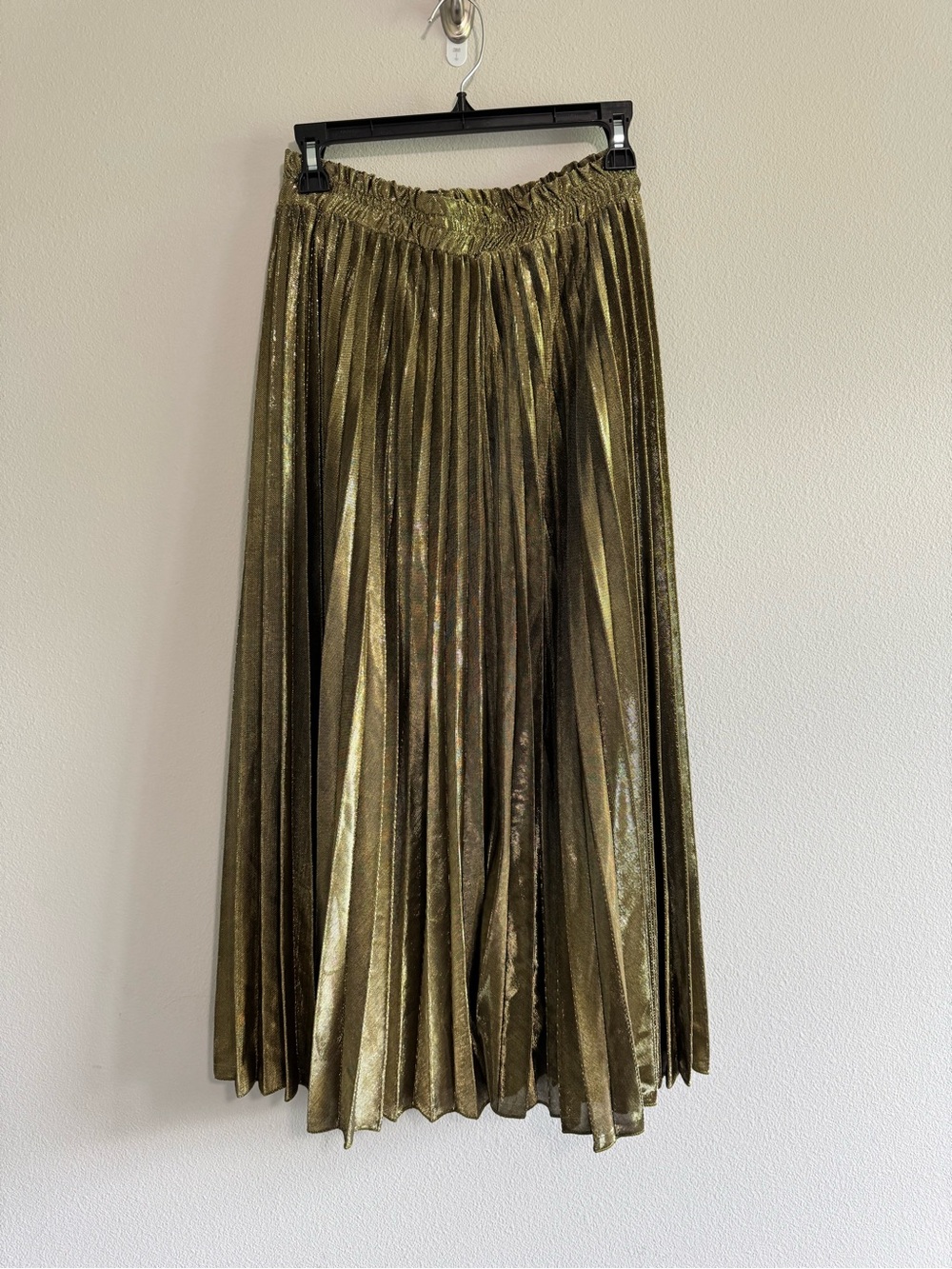 Metallic Gold Pleated Midi Skirt